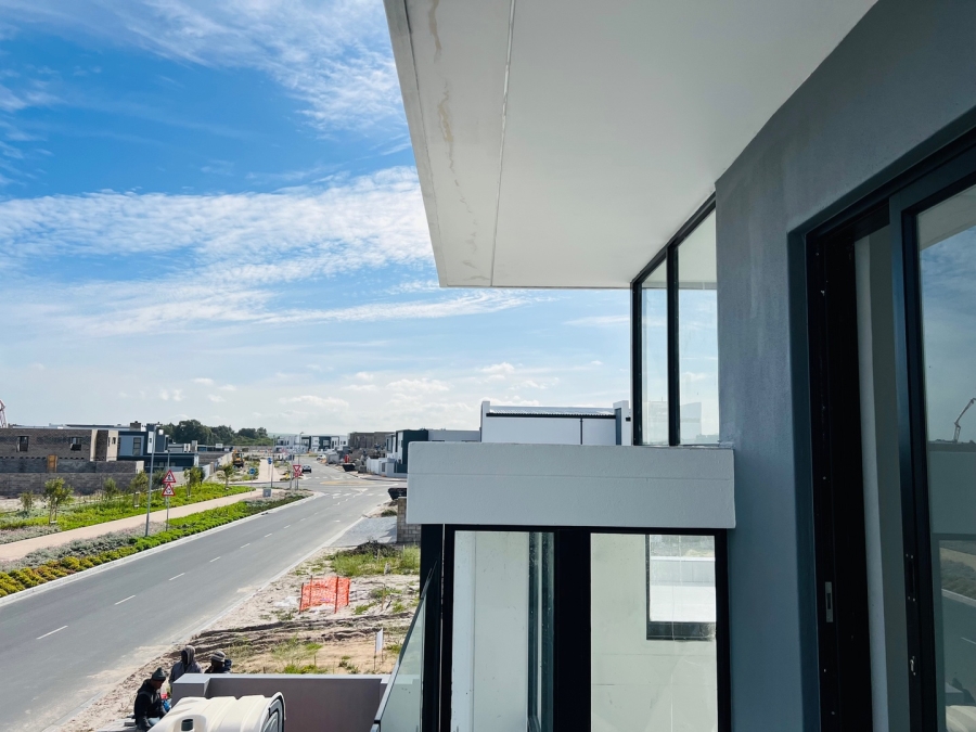  Bedroom Property for Sale in Sandown Western Cape